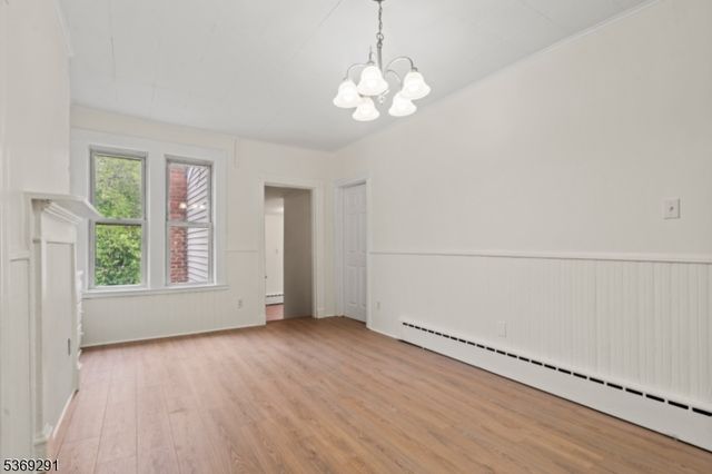 20 Elk St, Paterson City, NJ 07503