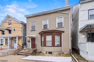 20 Elk St, Paterson City, NJ 07503