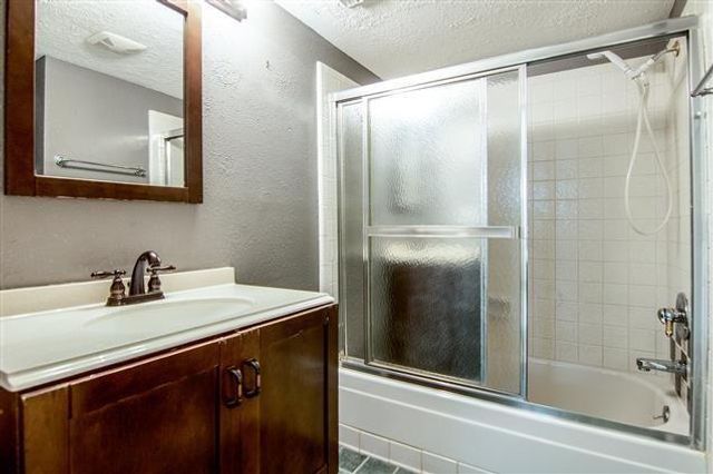 411 S Austin Street, Webster, TX 77598