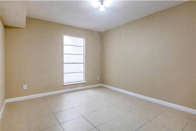 411 S Austin Street, Webster, TX 77598