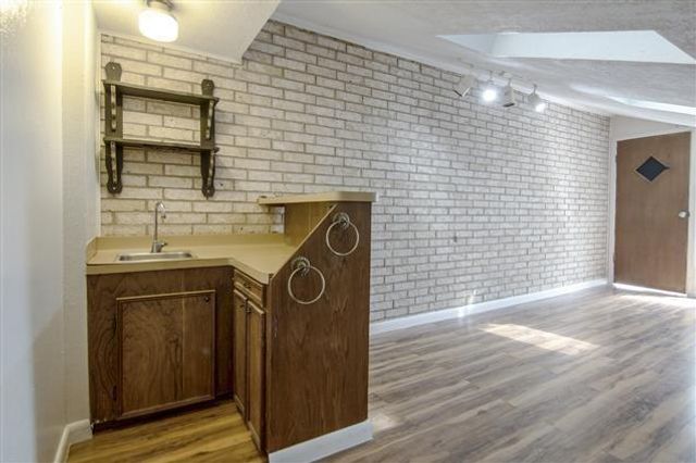 411 S Austin Street, Webster, TX 77598