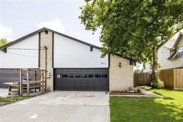 411 S Austin Street, Webster, TX 77598