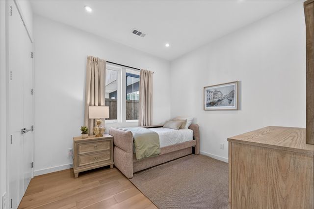 834 Mcbroom Street, Dallas, TX 75212