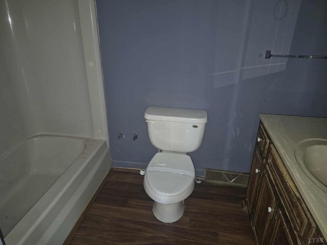 404 Darrell Lane, Hurt, VA 24563