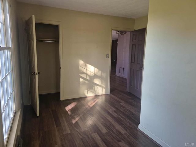 404 Darrell Lane, Hurt, VA 24563