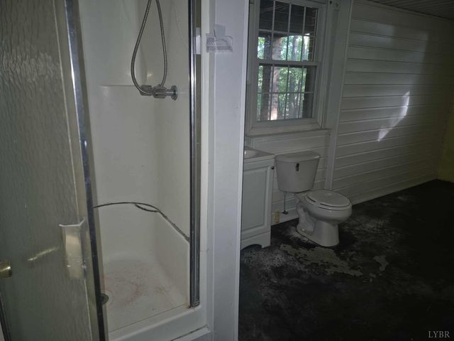 404 Darrell Lane, Hurt, VA 24563