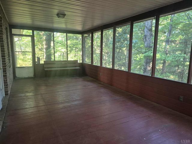 404 Darrell Lane, Hurt, VA 24563