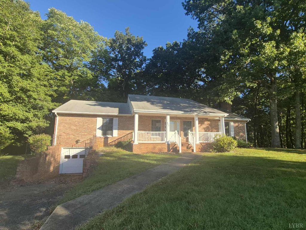 404 Darrell Lane, Hurt, VA 24563