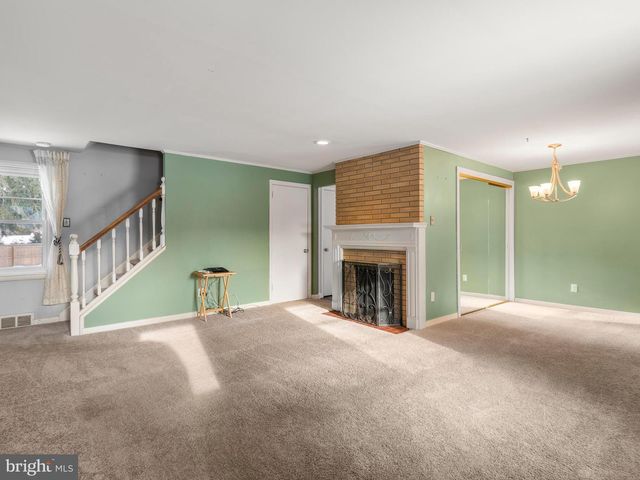 405 REVERE RD, Lafayette Hill, PA 19444