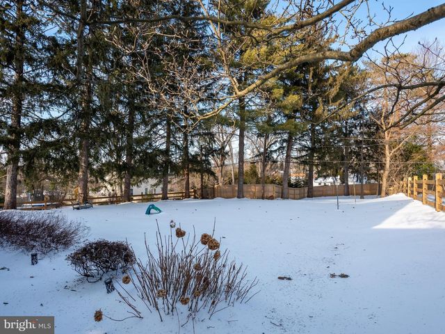 405 REVERE RD, Lafayette Hill, PA 19444