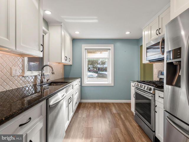 405 REVERE RD, Lafayette Hill, PA 19444