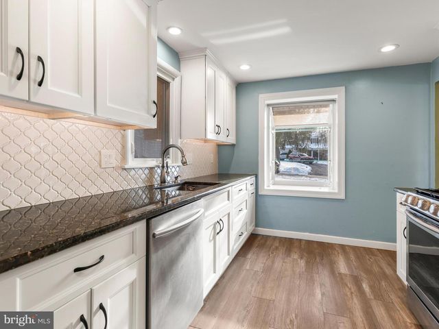 405 REVERE RD, Lafayette Hill, PA 19444