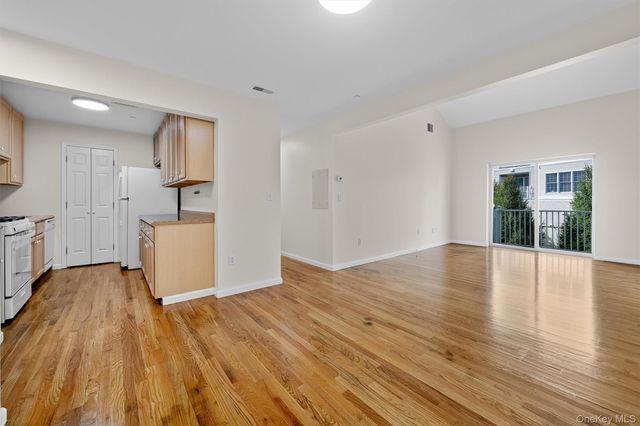 10-12 Chestnut Street A306, Suffern, NY 10901
