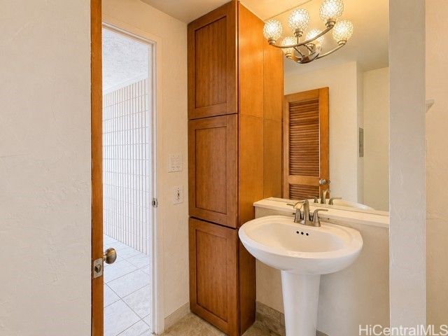 46-283 Kahuhipa Street C1201, Kaneohe, HI 96744