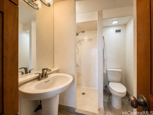 46-283 Kahuhipa Street C1201, Kaneohe, HI 96744