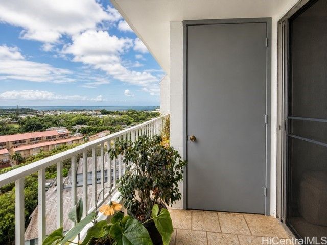 46-283 Kahuhipa Street C1201, Kaneohe, HI 96744