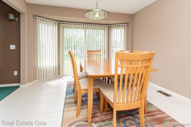 52033 Pebble Creek Drive, New Baltimore, MI 48047