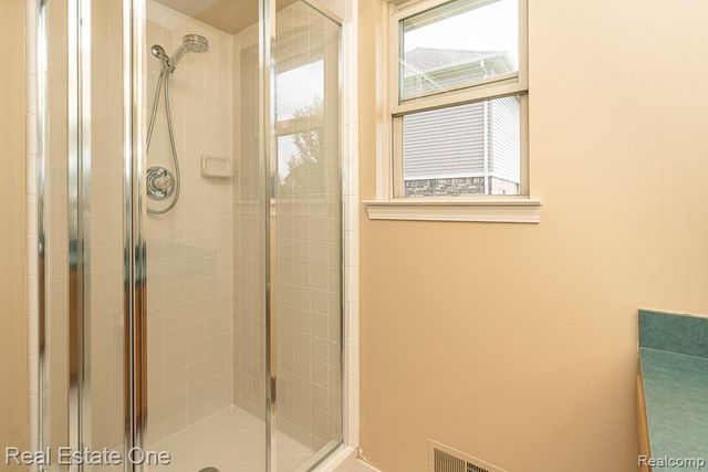 52033 Pebble Creek Drive, New Baltimore, MI 48047