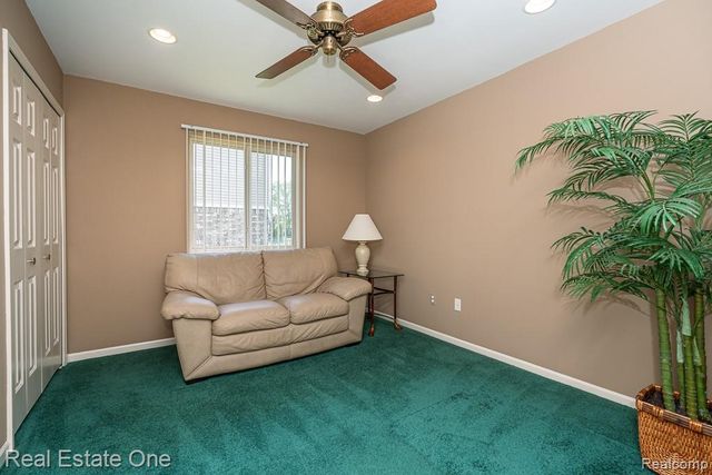 52033 Pebble Creek Drive, New Baltimore, MI 48047