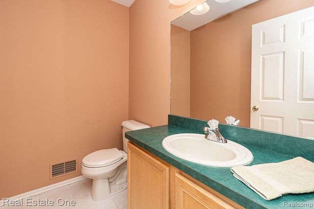 52033 Pebble Creek Drive, New Baltimore, MI 48047