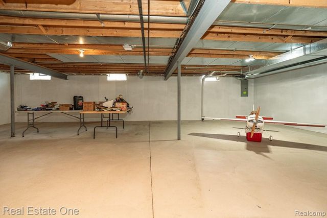 52033 Pebble Creek Drive, New Baltimore, MI 48047