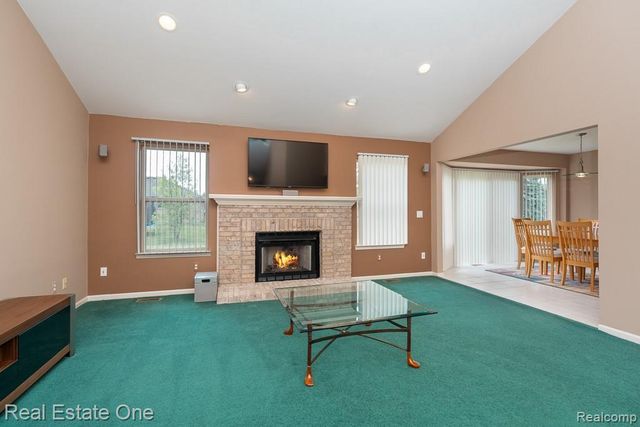 52033 Pebble Creek Drive, New Baltimore, MI 48047