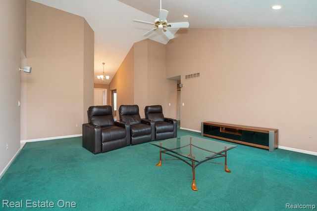 52033 Pebble Creek Drive, New Baltimore, MI 48047