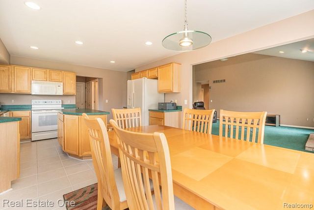 52033 Pebble Creek Drive, New Baltimore, MI 48047