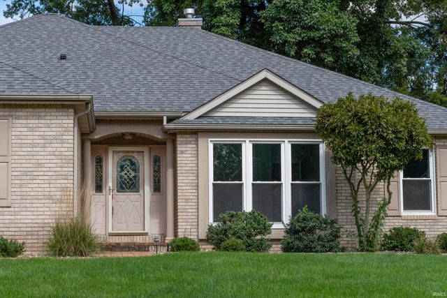 2112 FOXBORO Court, Mishawaka, IN 46545
