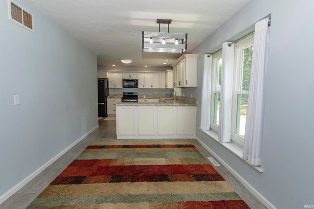 2112 FOXBORO Court, Mishawaka, IN 46545
