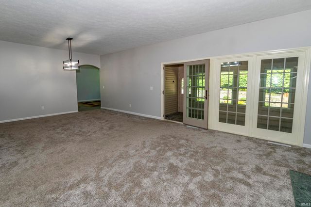 2112 FOXBORO Court, Mishawaka, IN 46545