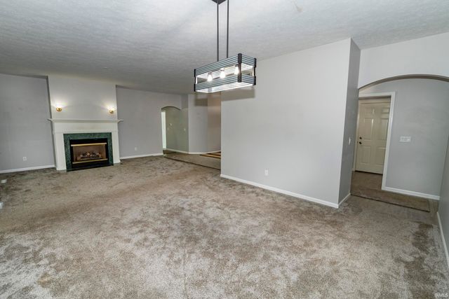 2112 FOXBORO Court, Mishawaka, IN 46545