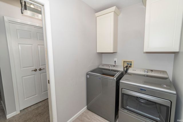2112 FOXBORO Court, Mishawaka, IN 46545