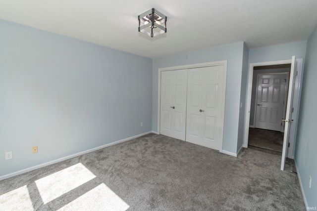 2112 FOXBORO Court, Mishawaka, IN 46545