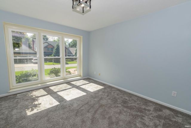 2112 FOXBORO Court, Mishawaka, IN 46545