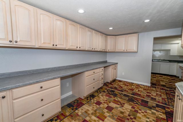 2112 FOXBORO Court, Mishawaka, IN 46545