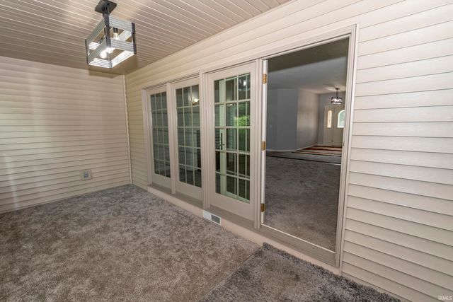 2112 FOXBORO Court, Mishawaka, IN 46545