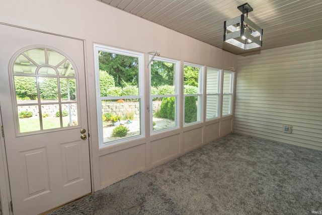 2112 FOXBORO Court, Mishawaka, IN 46545