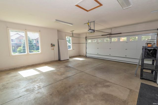 2112 FOXBORO Court, Mishawaka, IN 46545