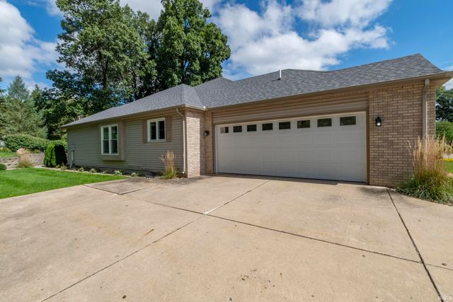 2112 FOXBORO Court, Mishawaka, IN 46545