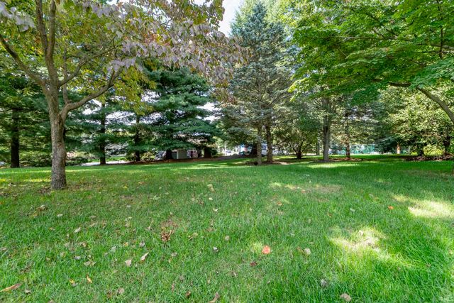 2112 FOXBORO Court, Mishawaka, IN 46545