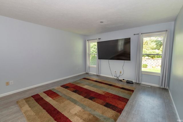 2112 FOXBORO Court, Mishawaka, IN 46545