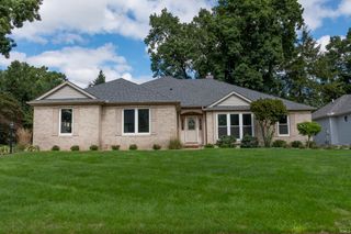 2112 FOXBORO Court, Mishawaka, IN 46545