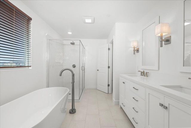 15961 Mavericks Ln, Lathrop, CA 95330