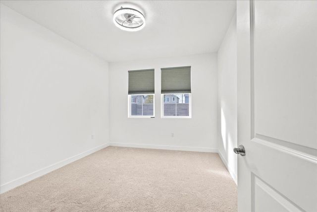 15961 Mavericks Ln, Lathrop, CA 95330