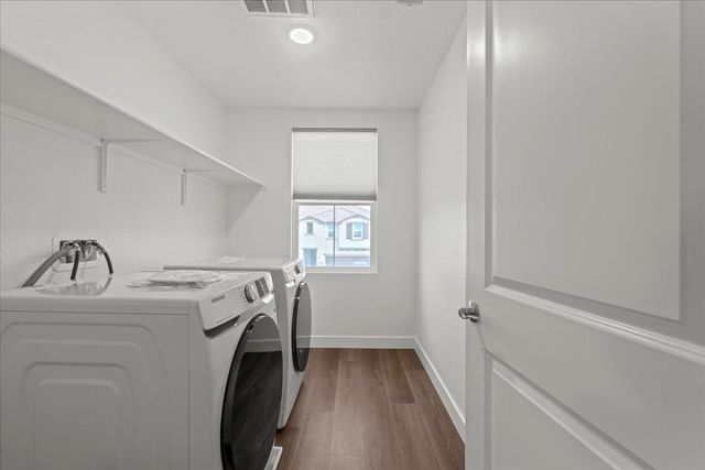 15961 Mavericks Ln, Lathrop, CA 95330