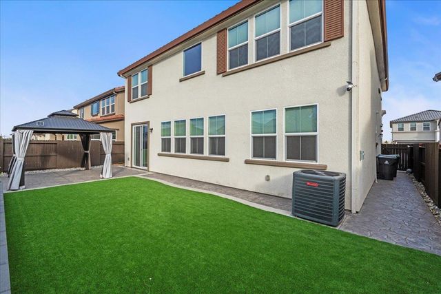 15961 Mavericks Ln, Lathrop, CA 95330