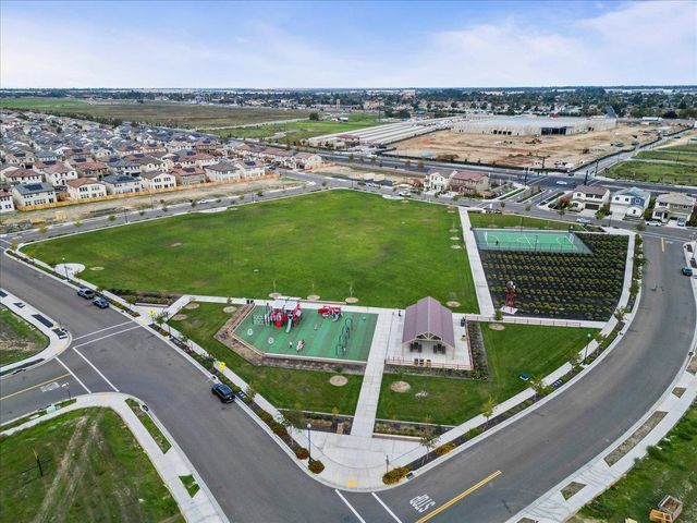 15961 Mavericks Ln, Lathrop, CA 95330