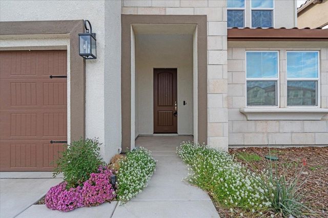 15961 Mavericks Ln, Lathrop, CA 95330