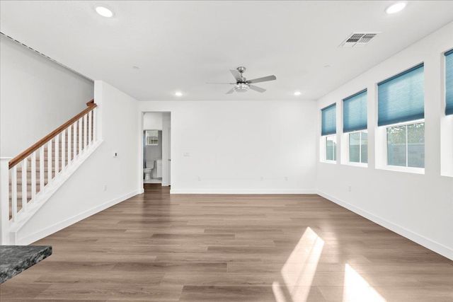 15961 Mavericks Ln, Lathrop, CA 95330